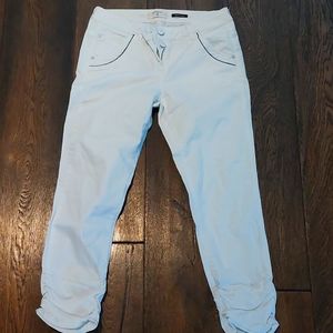 White 3/4 length pants👖